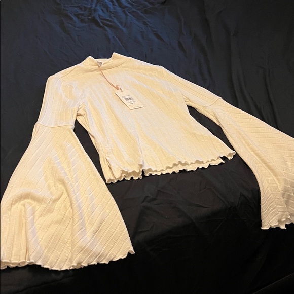 SHYANNE🤍TOP - Picture 5 of 7